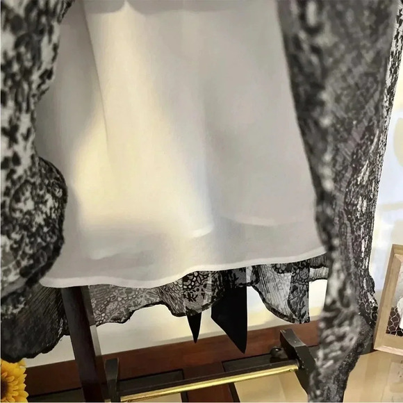 Bay Studio Career Sheer Black Floral Top Blouse L Women’s Workwear Tunic - Picture 6 of 7